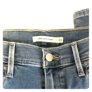 NWOT Levi’s 720 Super Skinny